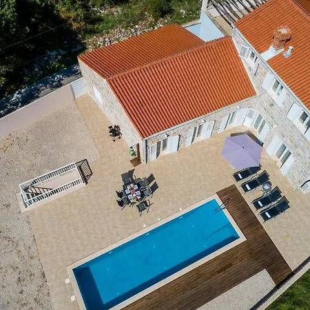 Villa Leona *